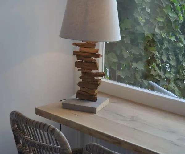 Behind The 게스트하우스